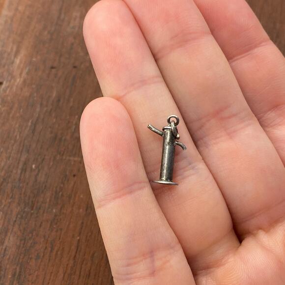 Vintage 925 Sterling Silver Water Pump Moves Pendant Bracelet Charm - Picture 2 of 5